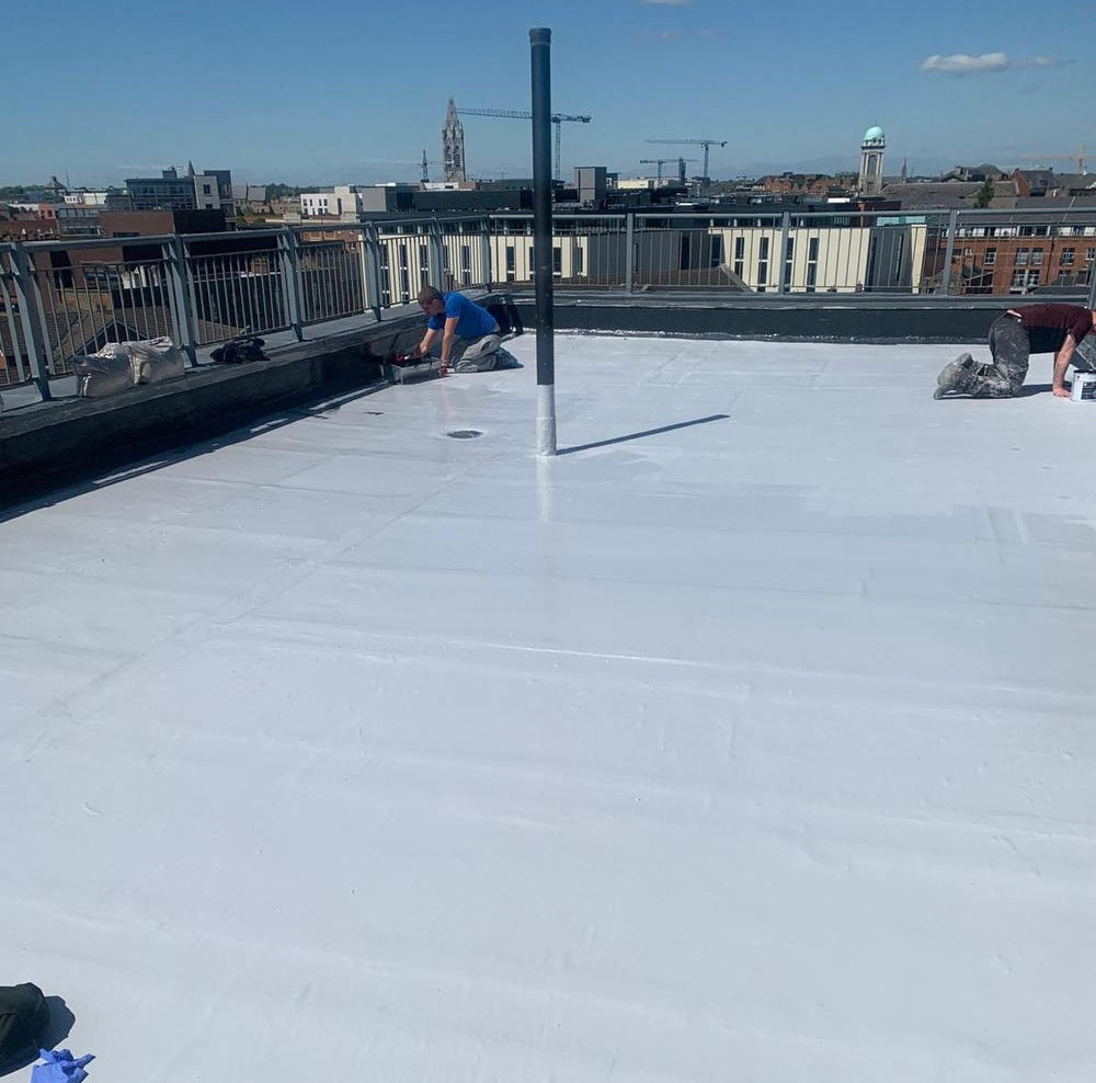 LAVA 20 Kit premium polyurethane liquid waterproofing components for 100m² coverage in light grey